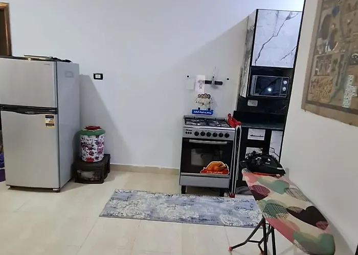 At Cleopatra Plaza Apartment *